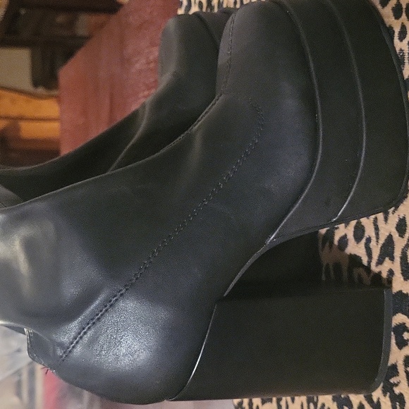 Steve Madden Black Platform Women's Boots - Picture 5 of 9